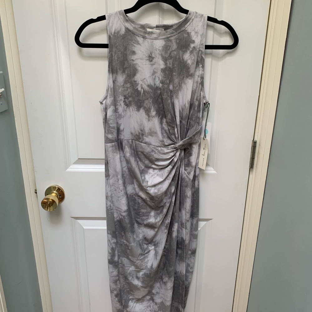 NWT Nine Britton Abigail brushed knit midi dress in grey tie dye, size M